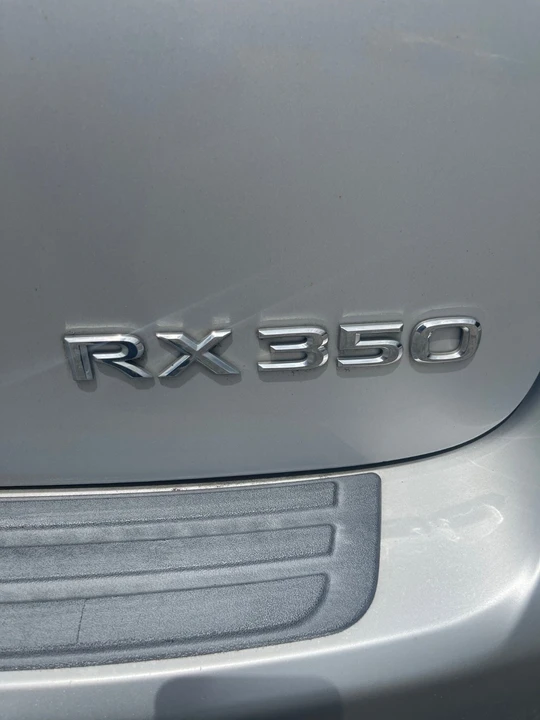 2010 Lexus RX 3rd Gen - Image 9 of 31