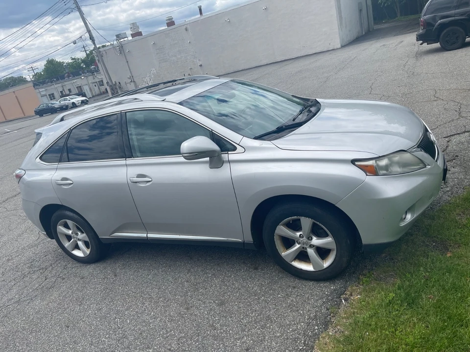 2010 Lexus RX 3rd Gen - Image 18 of 31