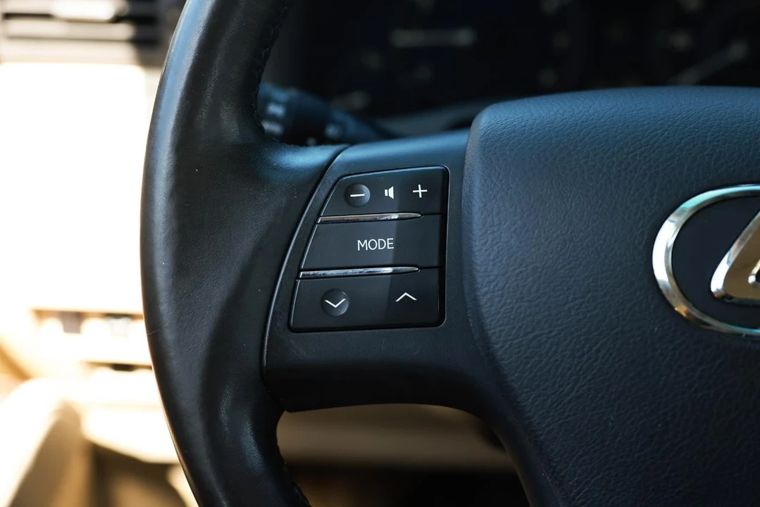 2010 Lexus RX 3rd Gen - Image 27 of 31