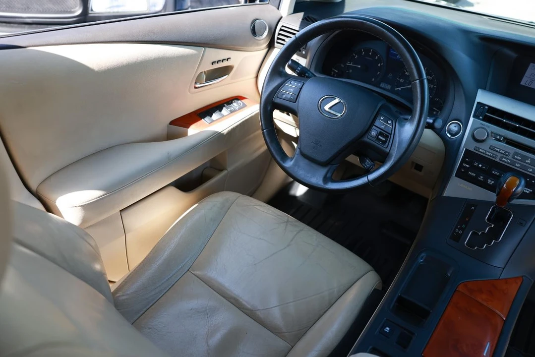 2010 Lexus RX 3rd Gen - Image 20 of 31