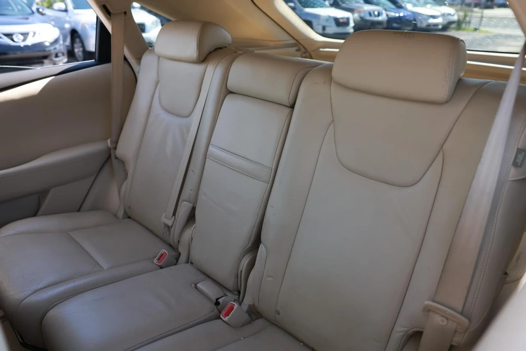 2010 Lexus RX 3rd Gen - Image 8 of 31