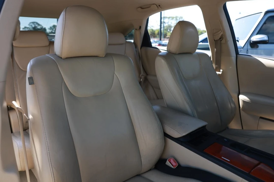 2010 Lexus RX 3rd Gen - Image 16 of 31