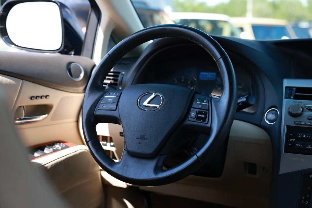 2010 Lexus RX 3rd Gen - Image 29 of 31