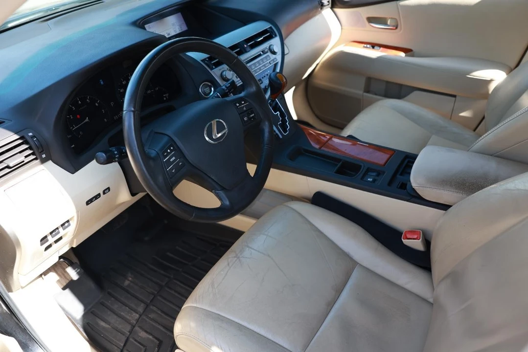 2010 Lexus RX 3rd Gen - Image 4 of 31