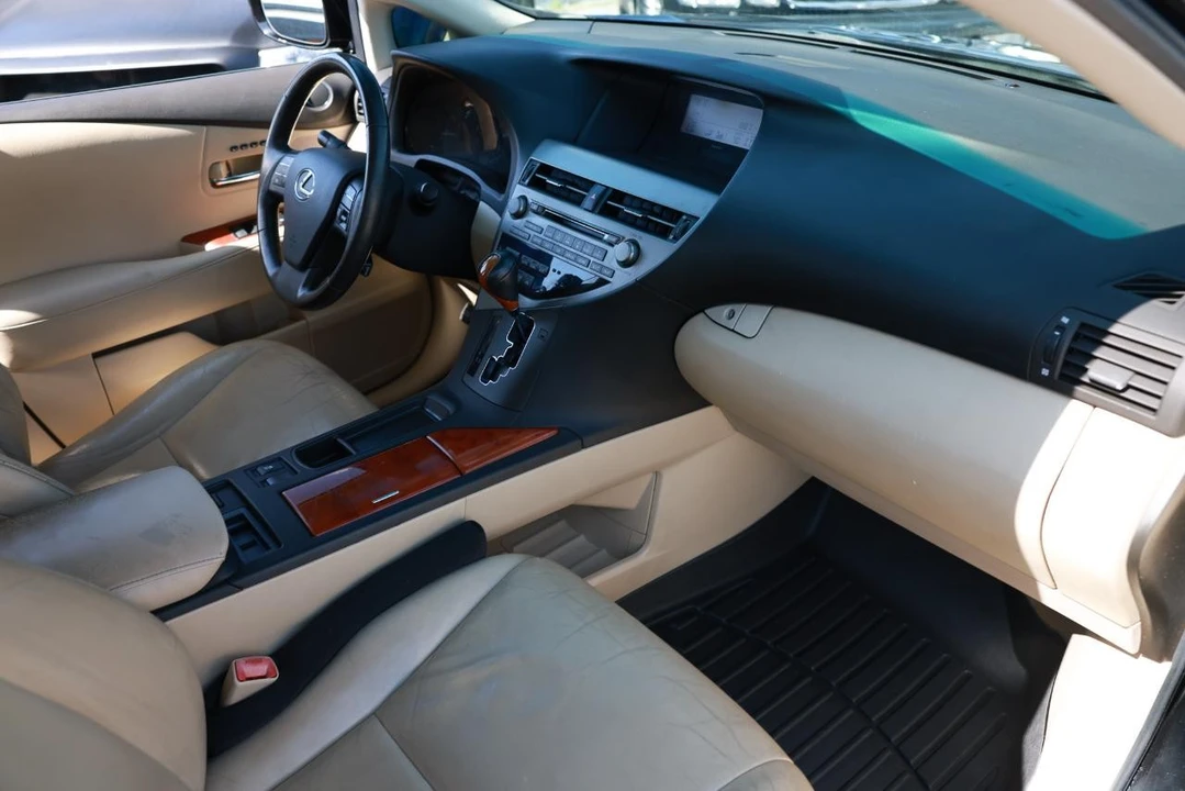 2010 Lexus RX 3rd Gen - Image 18 of 31