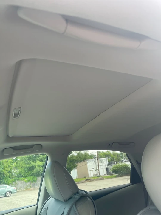 2010 Lexus RX 3rd Gen - Image 28 of 31