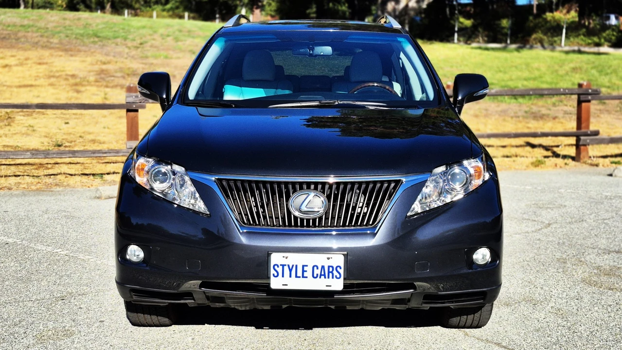 2010 Lexus RX 3rd Gen - Image 12 of 31