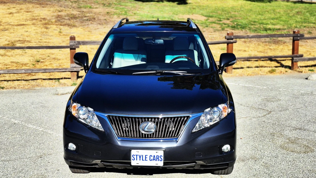 2010 Lexus RX 3rd Gen - Image 11 of 31
