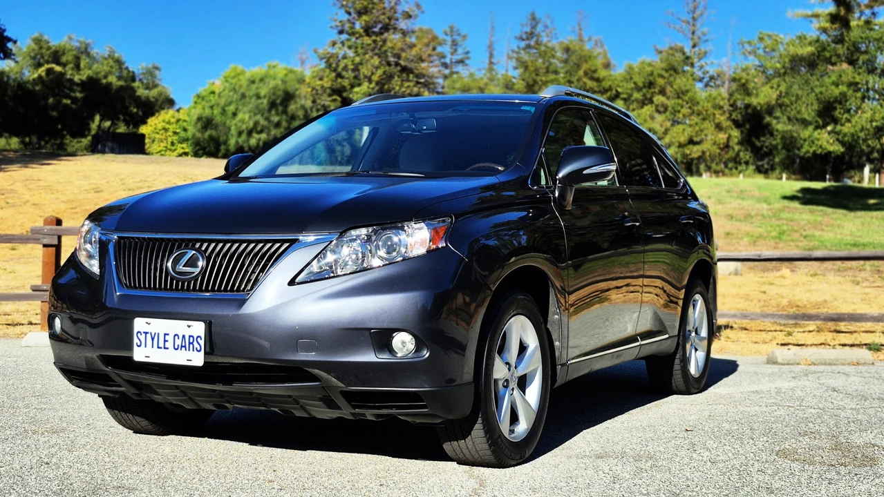 2010 Lexus RX 3rd Gen - Image 9 of 31