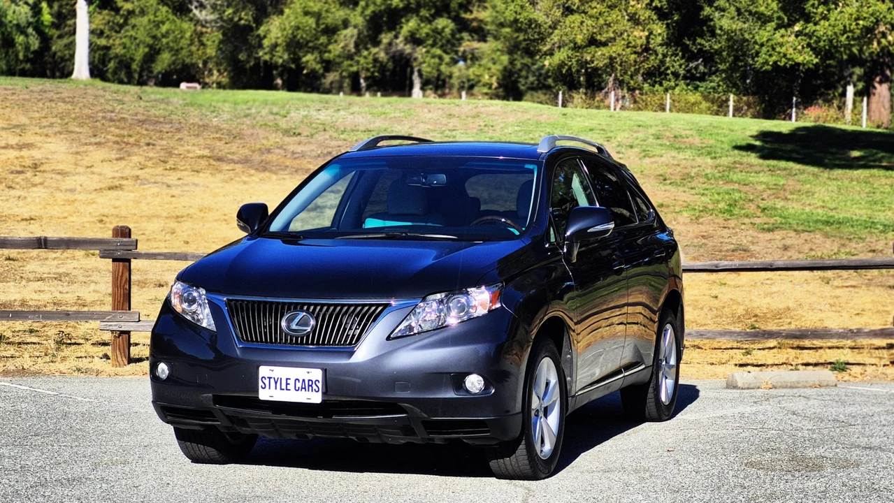 2010 Lexus RX 3rd Gen - Image 4 of 31