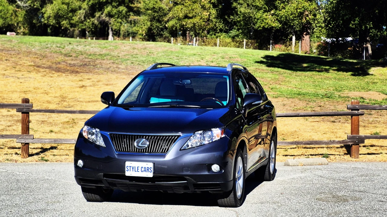 2010 Lexus RX 3rd Gen - Image 7 of 31
