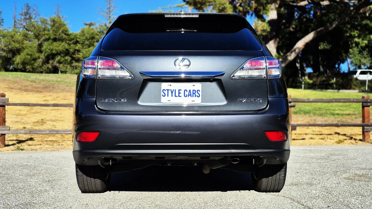 2010 Lexus RX 3rd Gen - Image 27 of 31