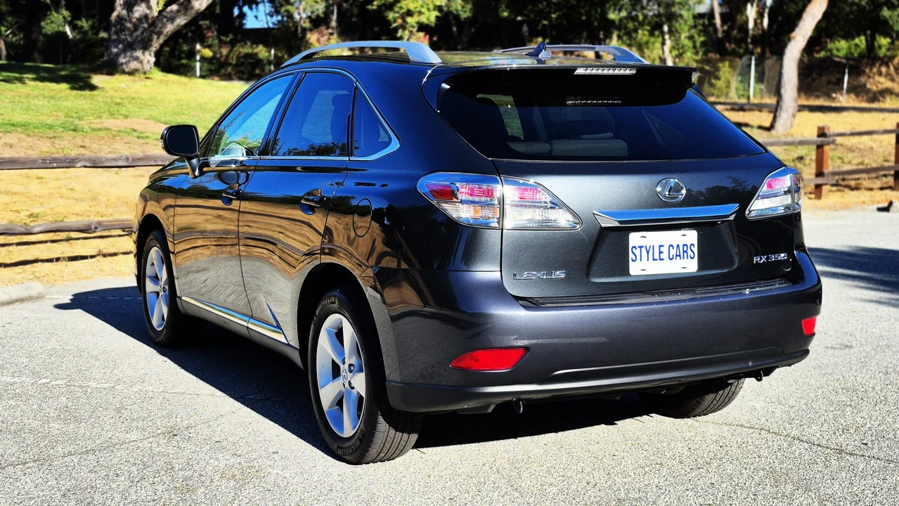 2010 Lexus RX 3rd Gen - Image 28 of 31