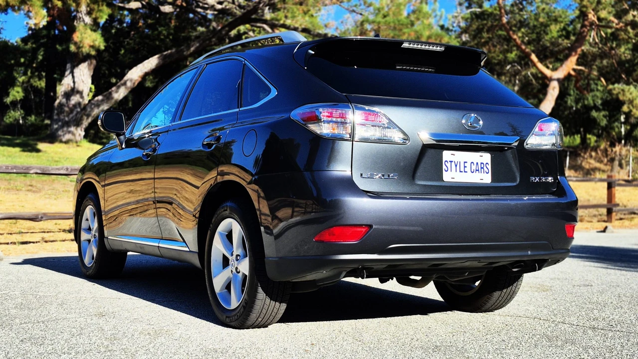 2010 Lexus RX 3rd Gen - Image 29 of 31