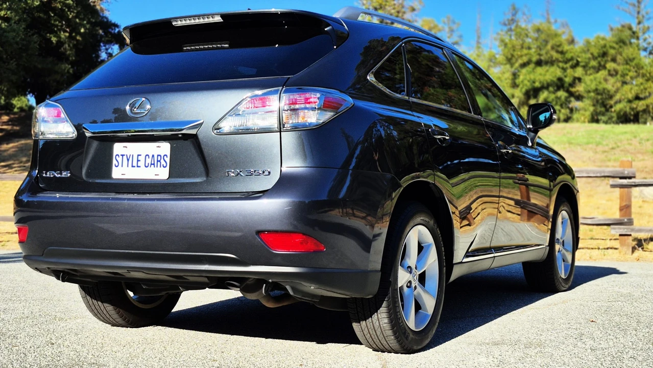 2010 Lexus RX 3rd Gen - Image 24 of 31