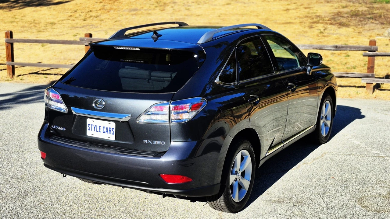 2010 Lexus RX 3rd Gen - Image 22 of 31