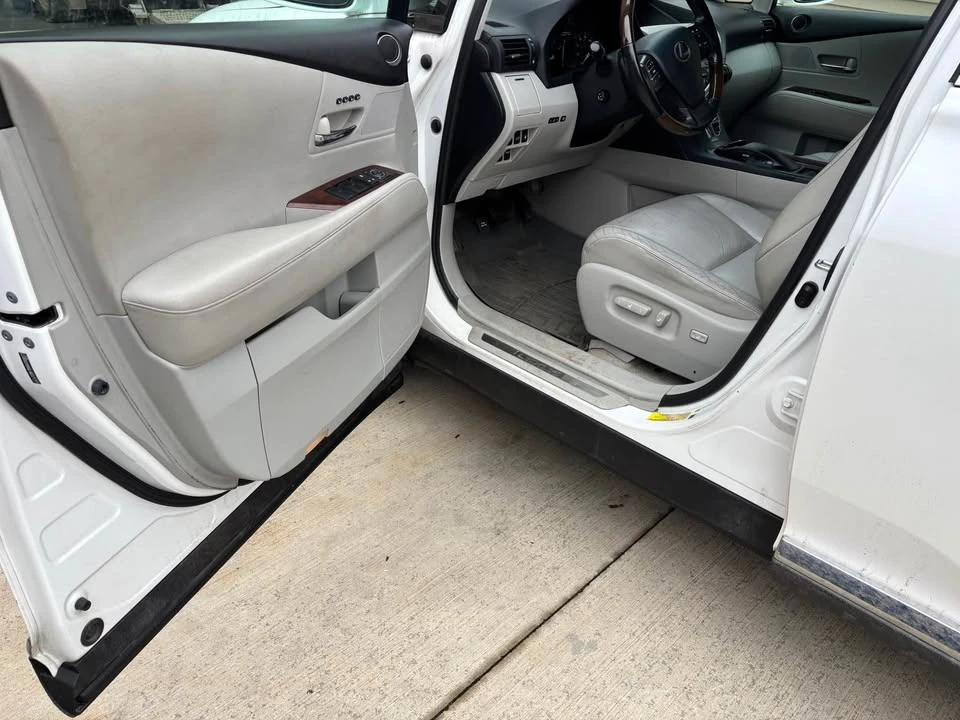 2010 Lexus RX 3rd Gen - Image 6 of 10