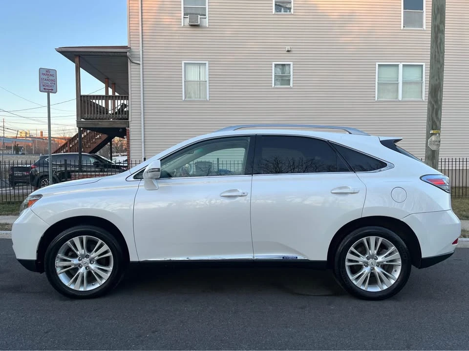 2010 Lexus RX 3rd Gen - Image 6 of 8