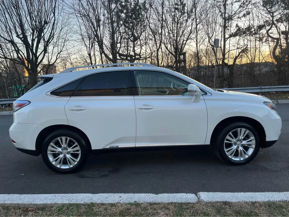 2010 Lexus RX 3rd Gen - Image 7 of 8