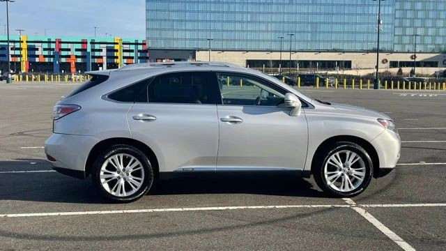 2010 Lexus RX 3rd Gen - Image 2 of 13