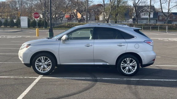 2010 Lexus RX 3rd Gen - Image 10 of 13