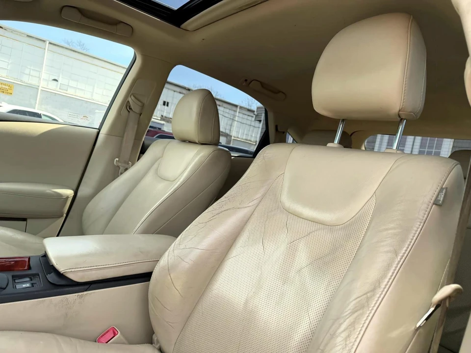 2010 Lexus RX 3rd Gen - Image 10 of 21