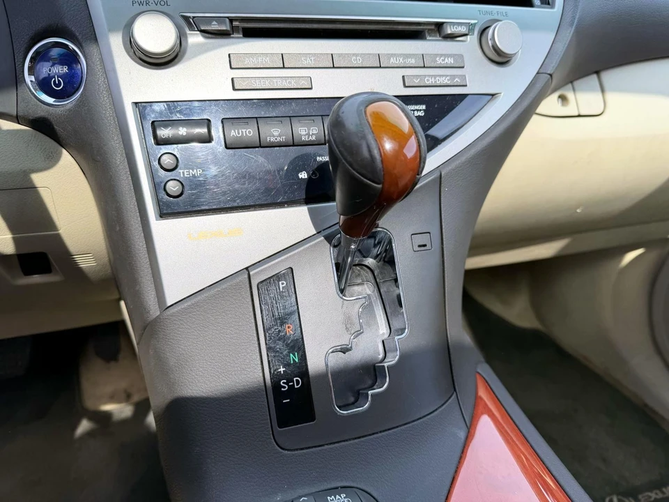2010 Lexus RX 3rd Gen - Image 21 of 21