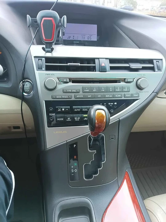 2010 Lexus RX 3rd Gen - Image 3 of 10
