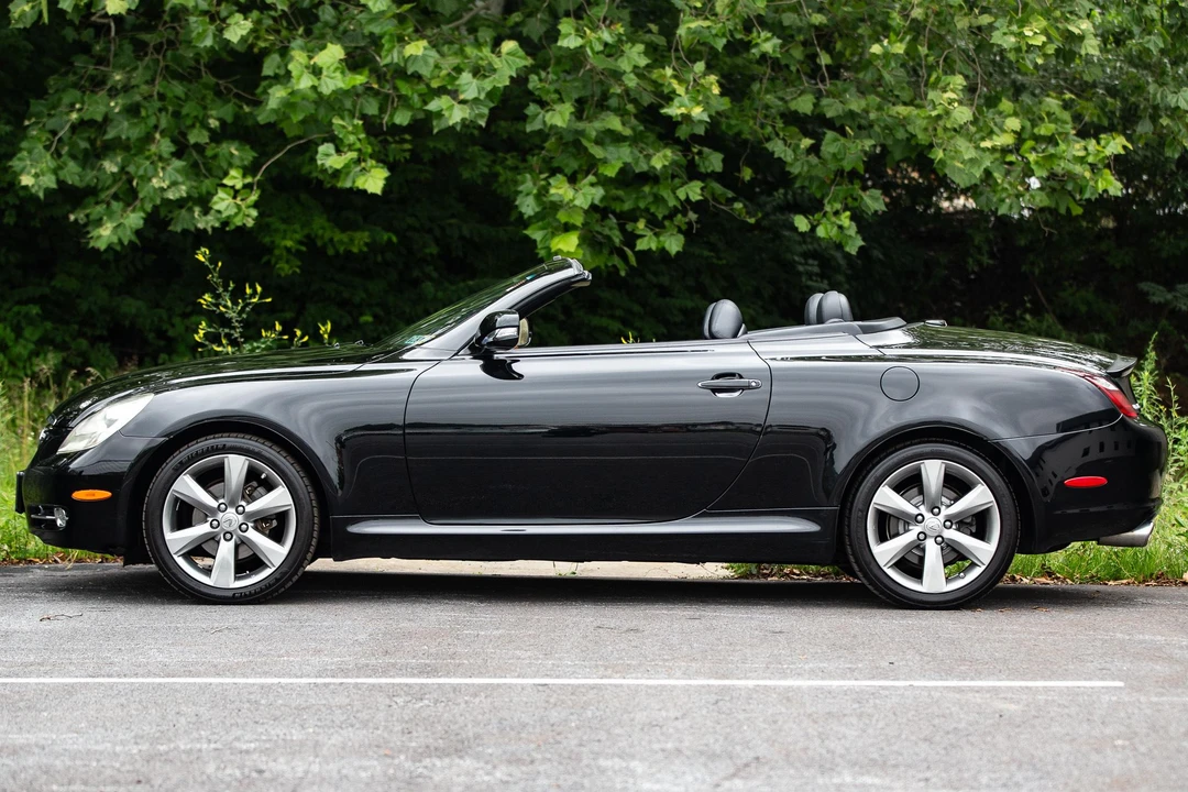 2010 Lexus SC430 - Image 21 of 31