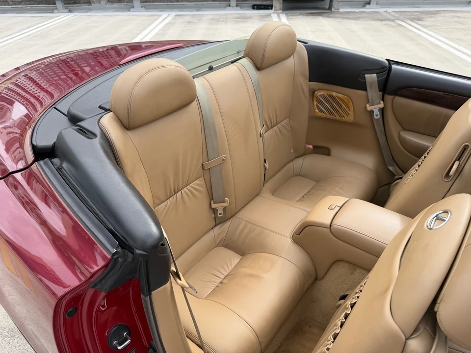 2010 Lexus SC430 - Image 16 of 21
