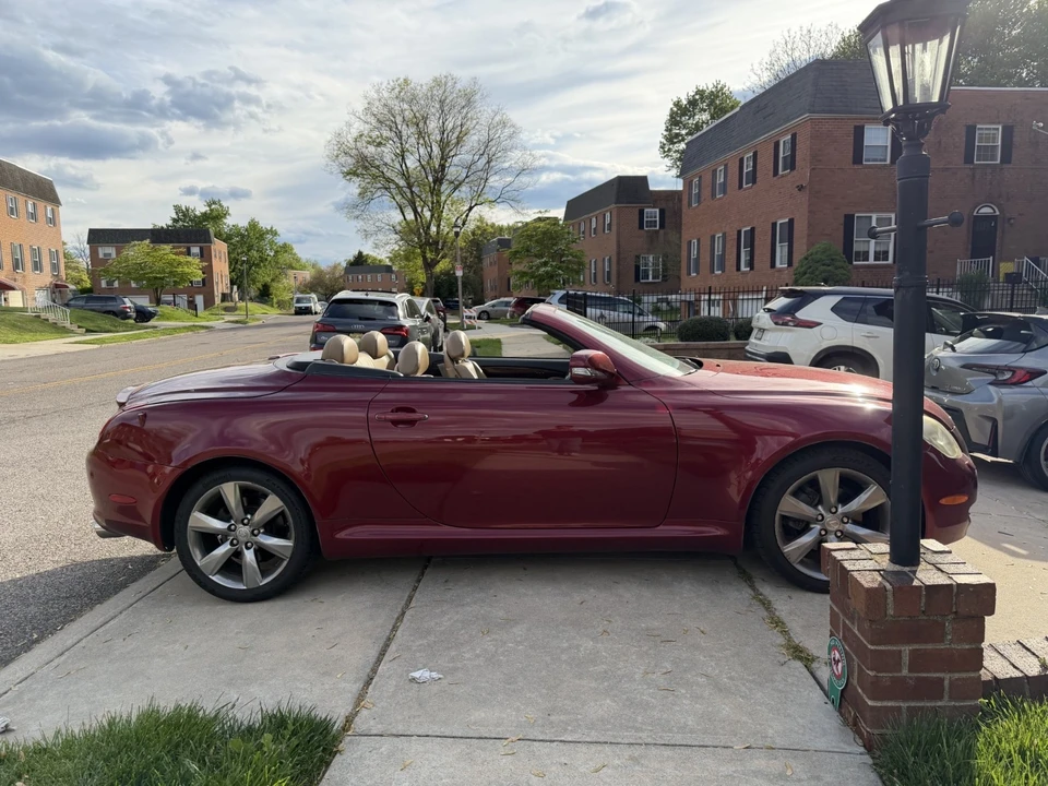 2010 Lexus SC430 - Image 8 of 15