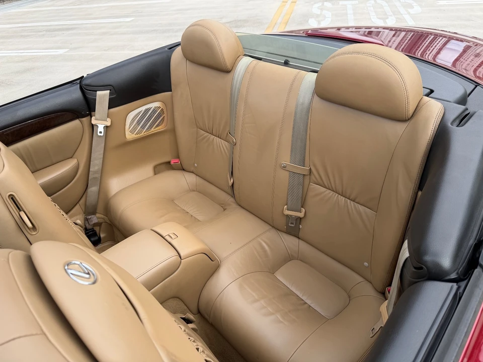 2010 Lexus SC430 - Image 19 of 21