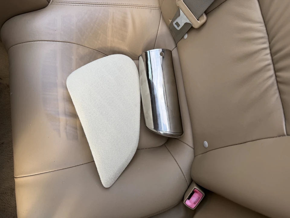 2010 Lexus SC430 - Image 13 of 15
