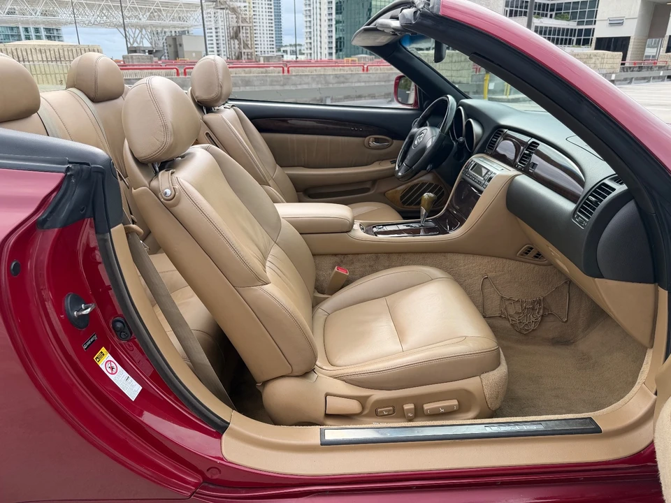 2010 Lexus SC430 - Image 11 of 21
