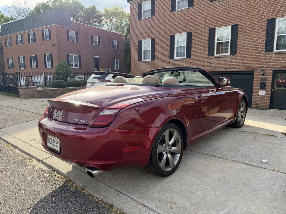 2010 Lexus SC430 - Image 9 of 15