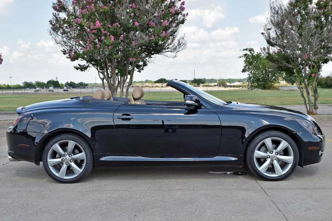 2010 Lexus SC430 - Image 3 of 6