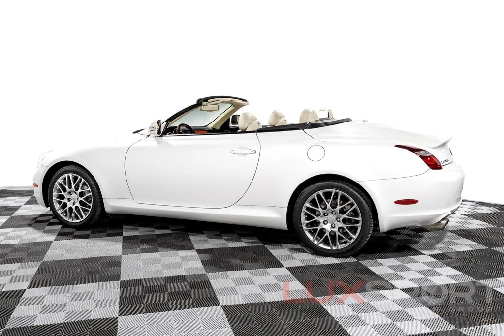2010 Lexus SC430 - Image 3 of 21