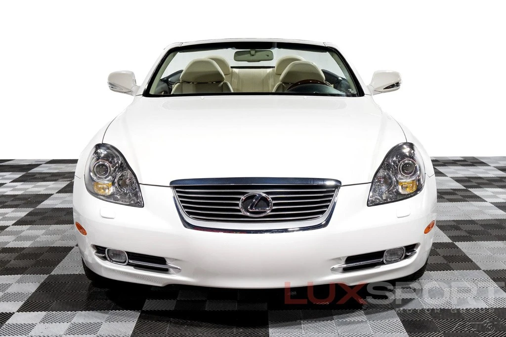 2010 Lexus SC430 - Image 11 of 21