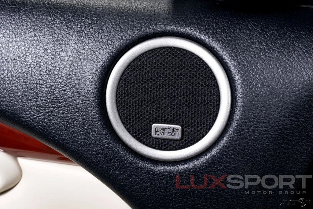 2010 Lexus SC430 - Image 17 of 21
