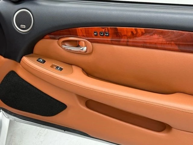2010 Lexus SC430 - Image 18 of 21