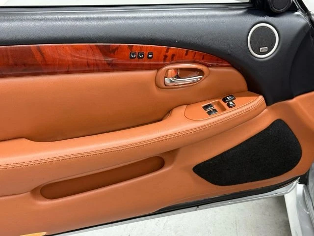 2010 Lexus SC430 - Image 20 of 21