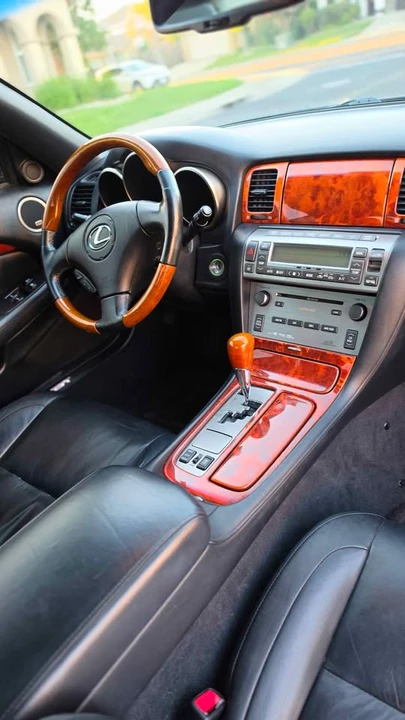 2010 Lexus SC430 - Image 14 of 19