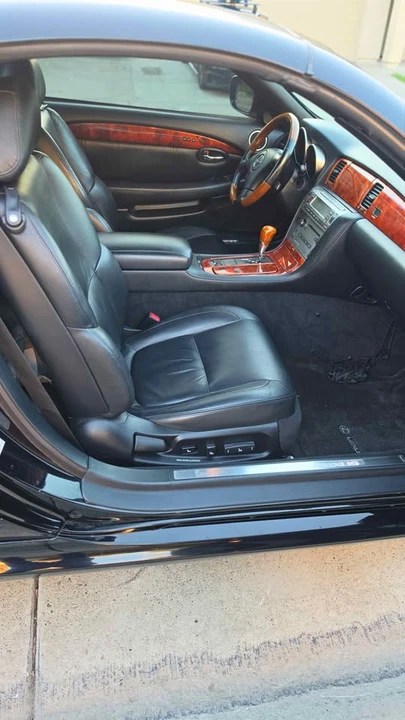 2010 Lexus SC430 - Image 15 of 19