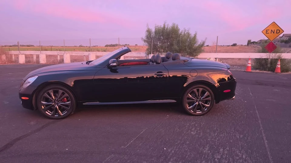 2010 Lexus SC430 - Image 10 of 11