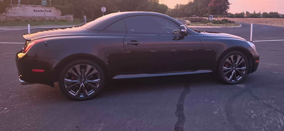 2010 Lexus SC430 - Image 3 of 11