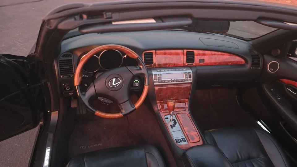2010 Lexus SC430 - Image 5 of 11