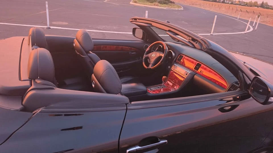 2010 Lexus SC430 - Image 9 of 11
