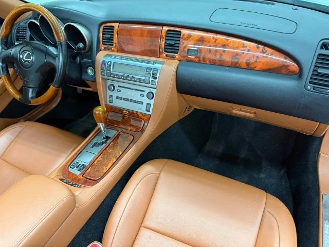2010 Lexus SC430 - Image 10 of 21