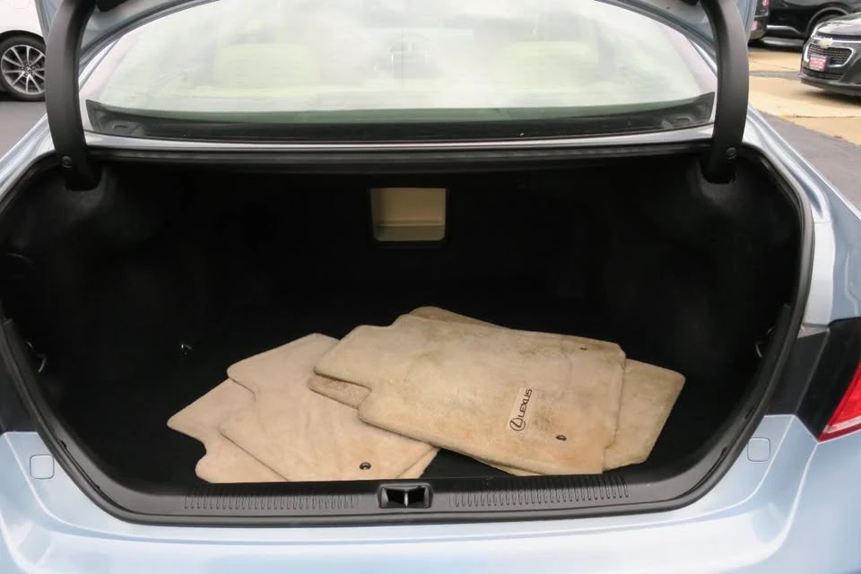 2010 Lexus ES 4th Gen - Image 12 of 20