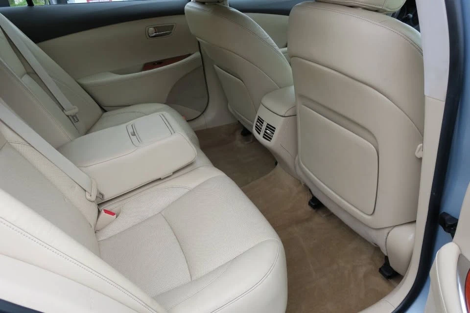 2010 Lexus ES 4th Gen - Image 13 of 20